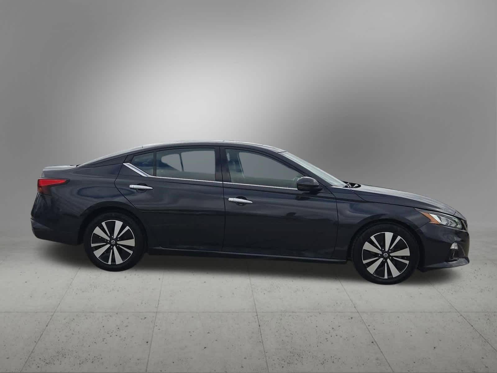 Thumbnail: 2019 Nissan Altima - 7