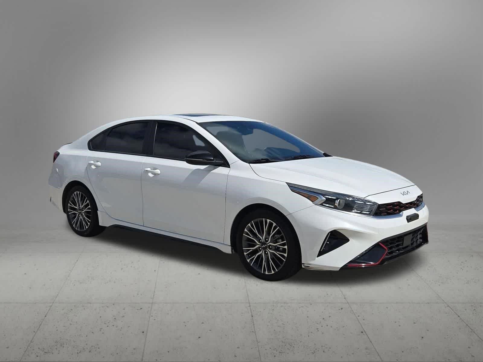 Thumbnail: 2022 Kia Forte - 8
