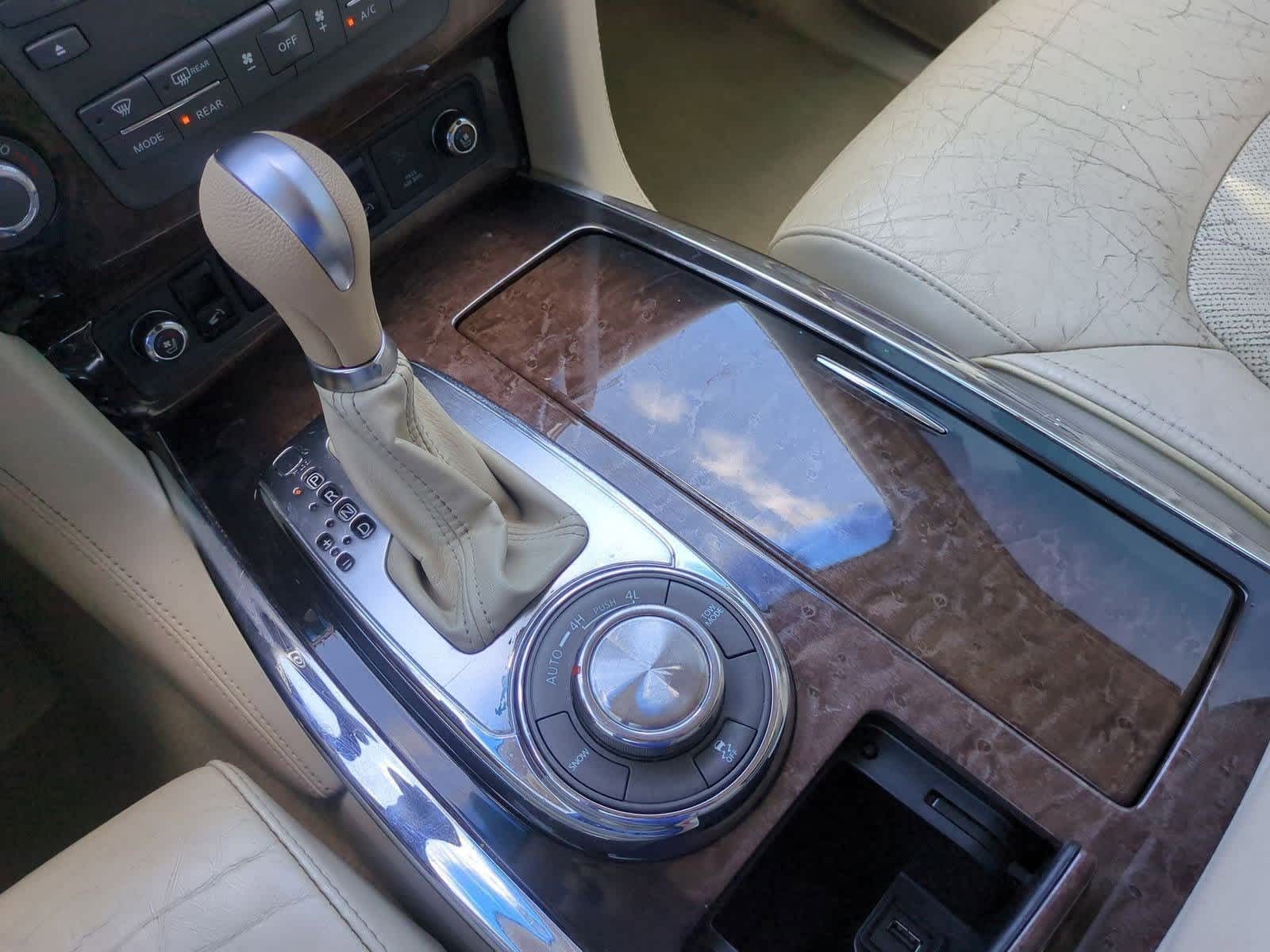 Thumbnail: 2011 INFINITI QX56 - 33