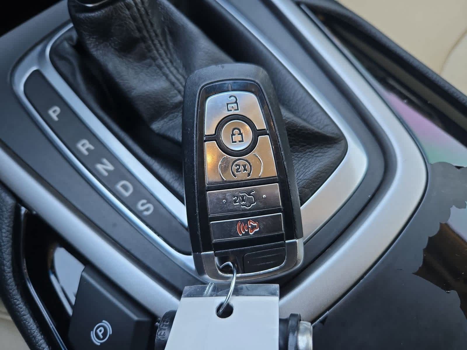 Thumbnail: 2018 Ford Edge - 32