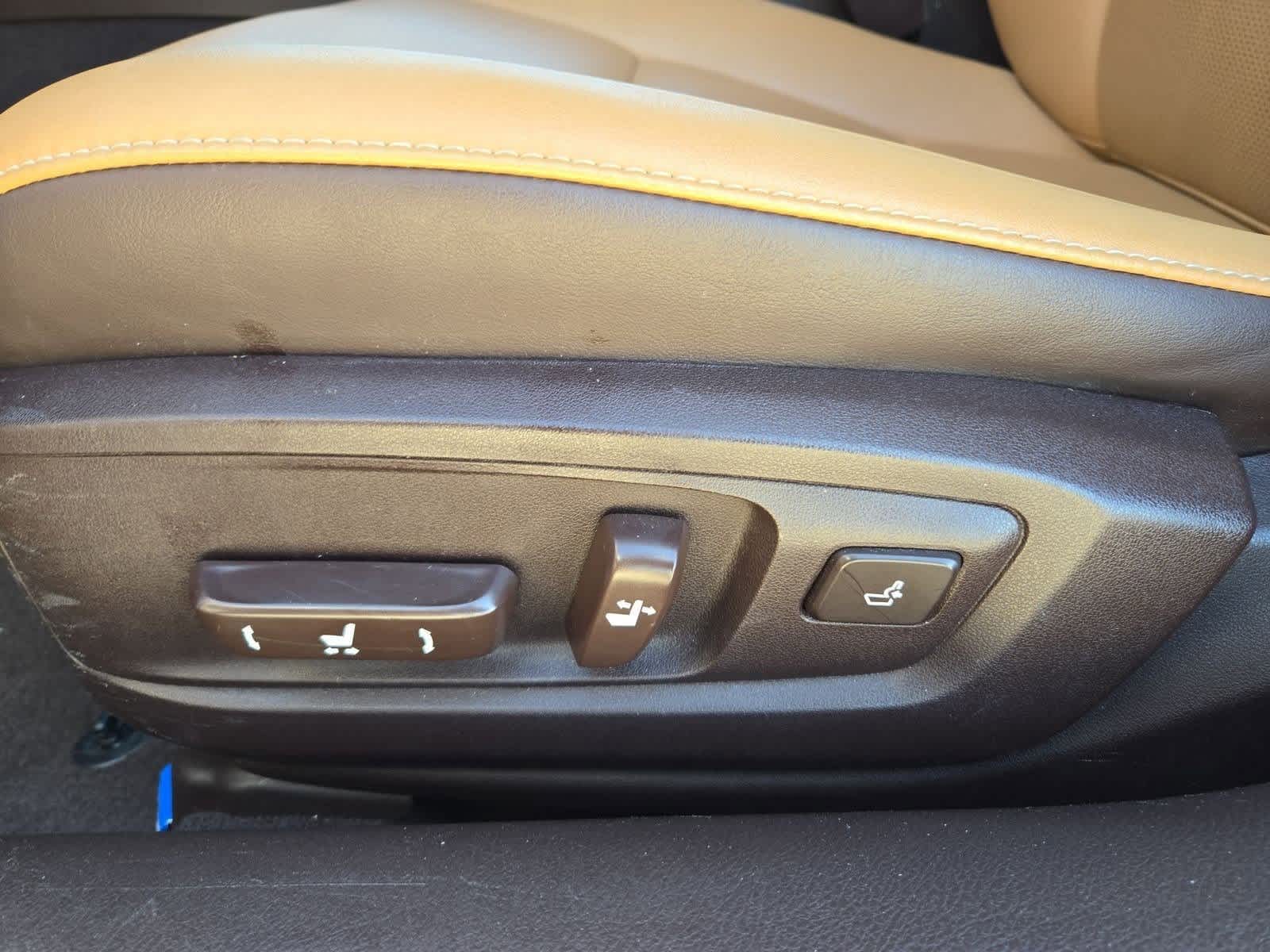 Thumbnail: 2017 Lexus ES - 17