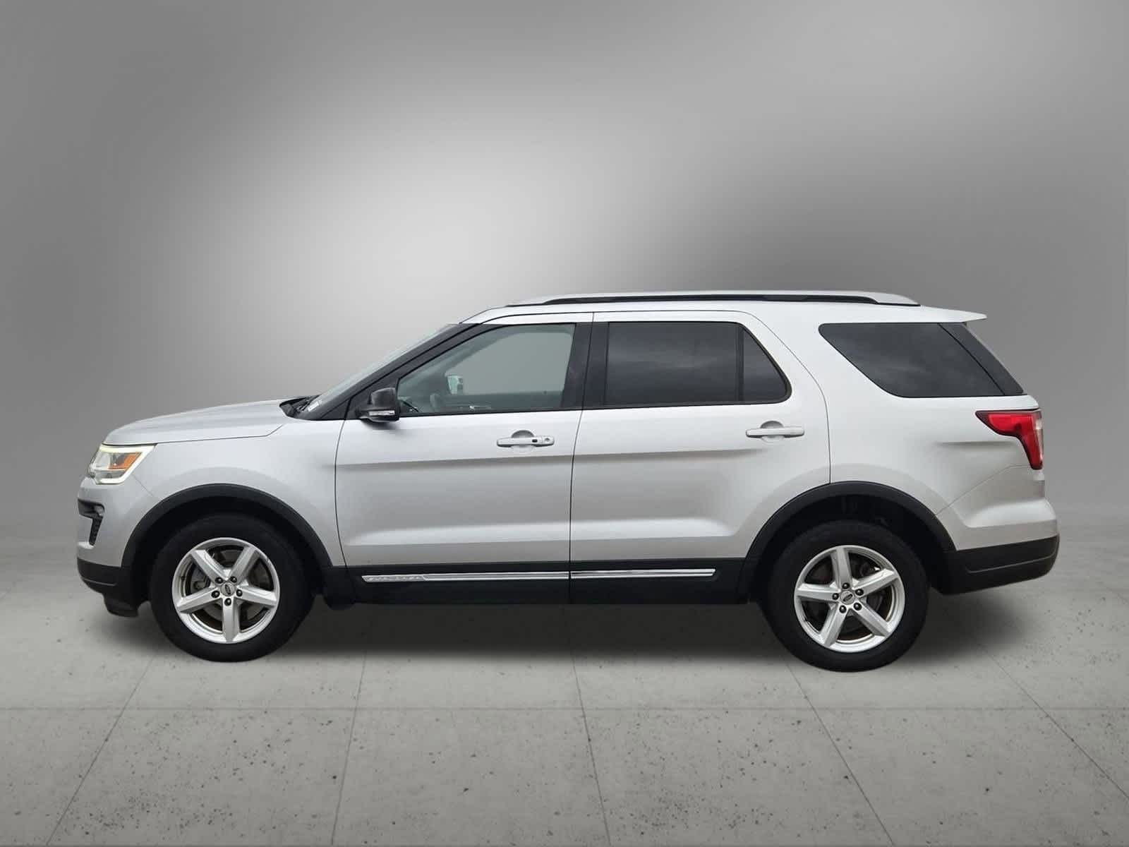 2018 Ford Explorer XLT photo 3