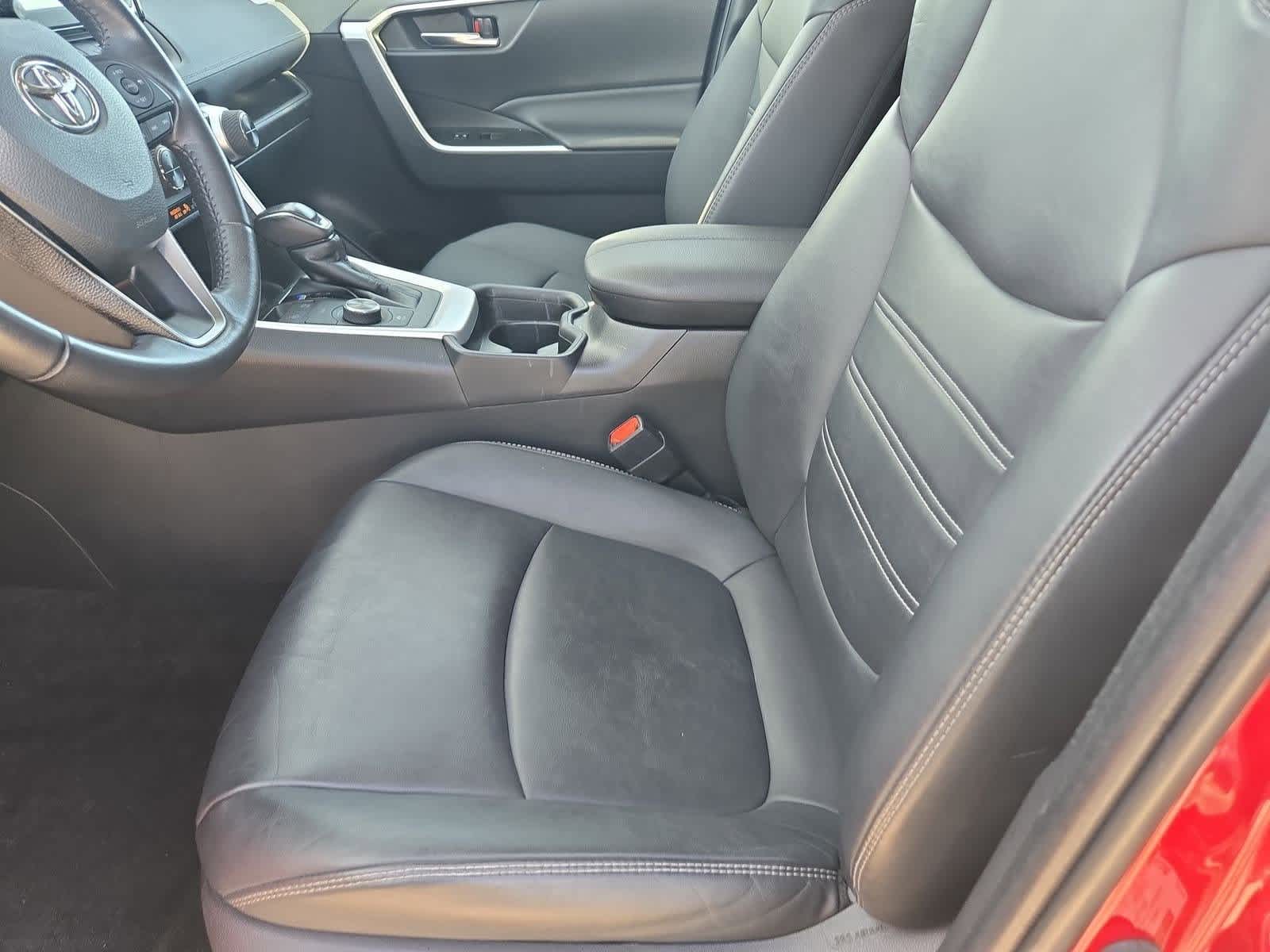 Thumbnail: 2021 Toyota RAV4 - 16