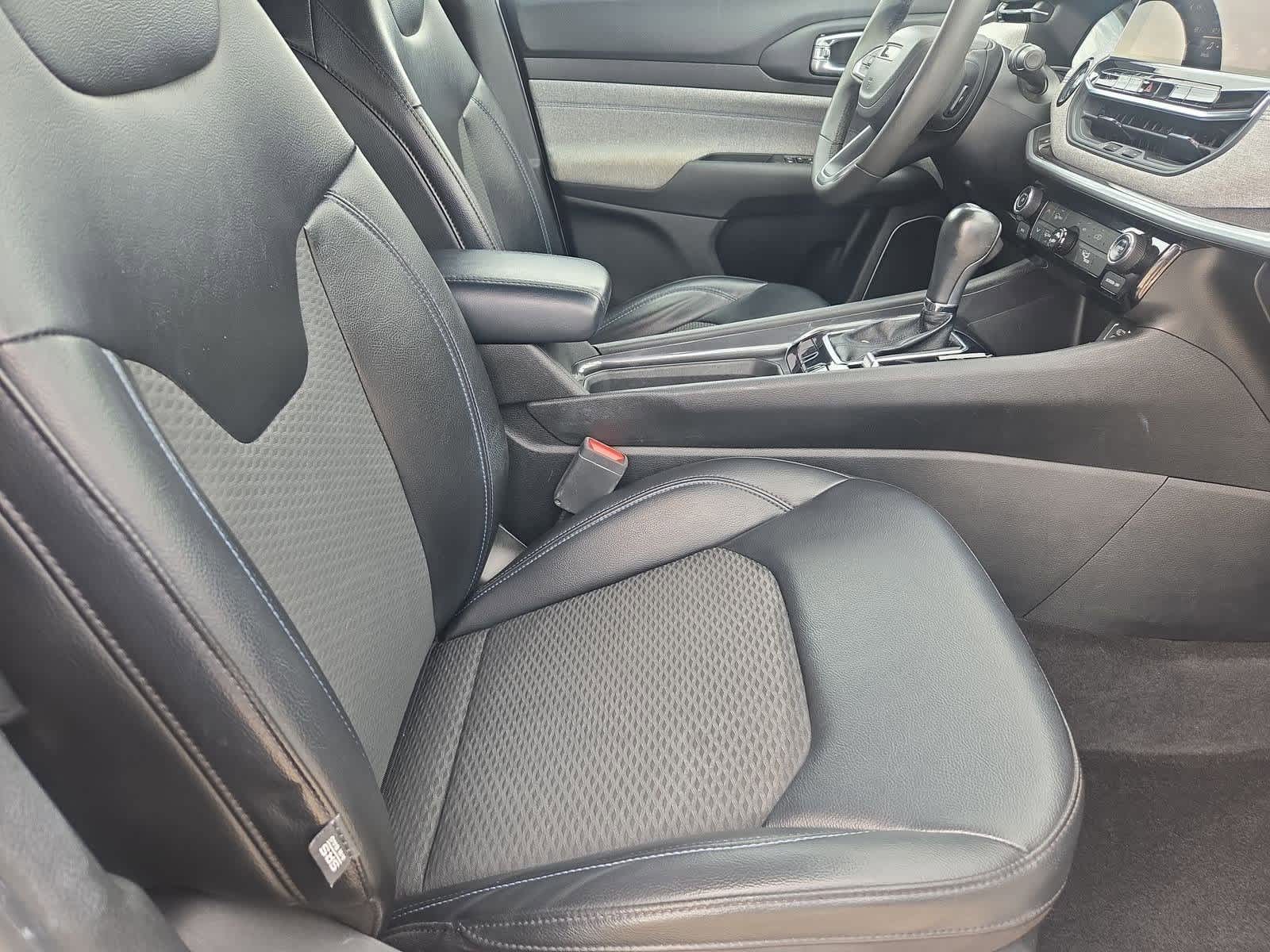 Thumbnail: 2023 Jeep Compass - 21