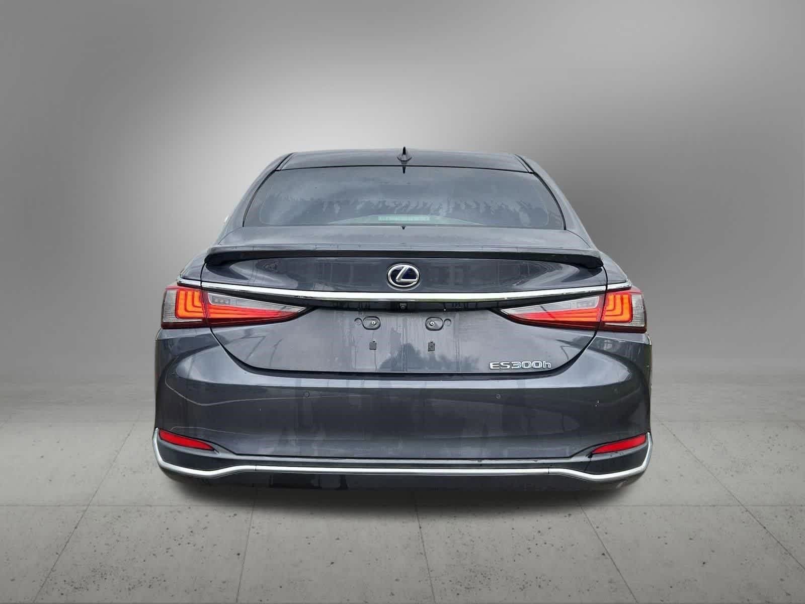 Thumbnail: 2022 Lexus ES - 5