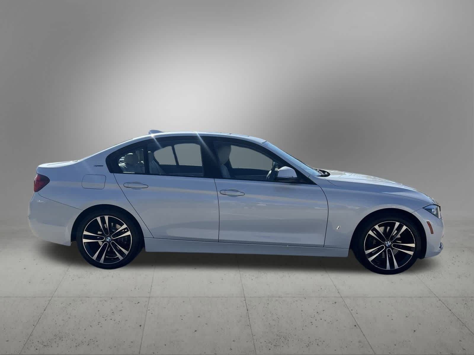 Thumbnail: 2018 BMW 3 Series - 13