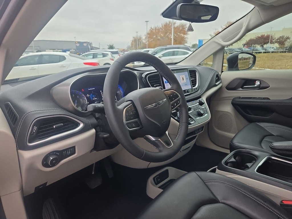 Used 2023 Chrysler Pacifica Touring L Van Passenger Van