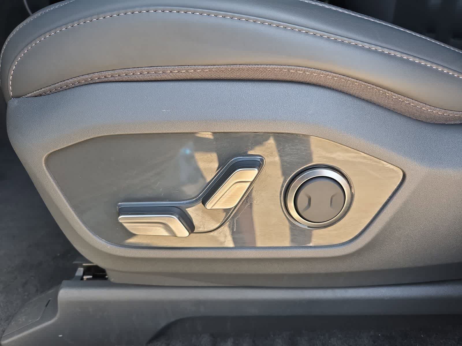 Thumbnail: 2024 Kia EV9 - 15