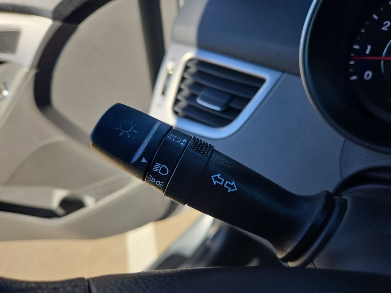 Thumbnail: 2013 Hyundai Elantra - 24