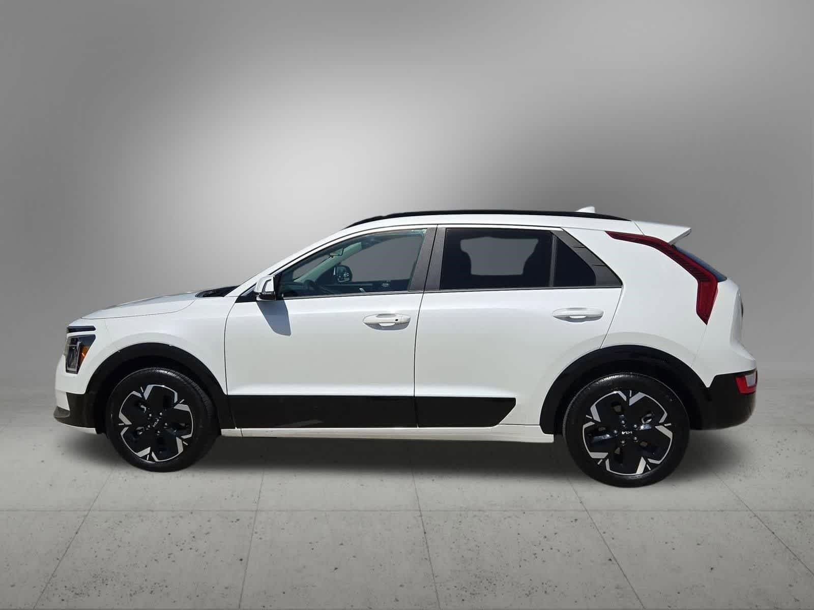 Thumbnail: 2024 Kia Niro - 3
