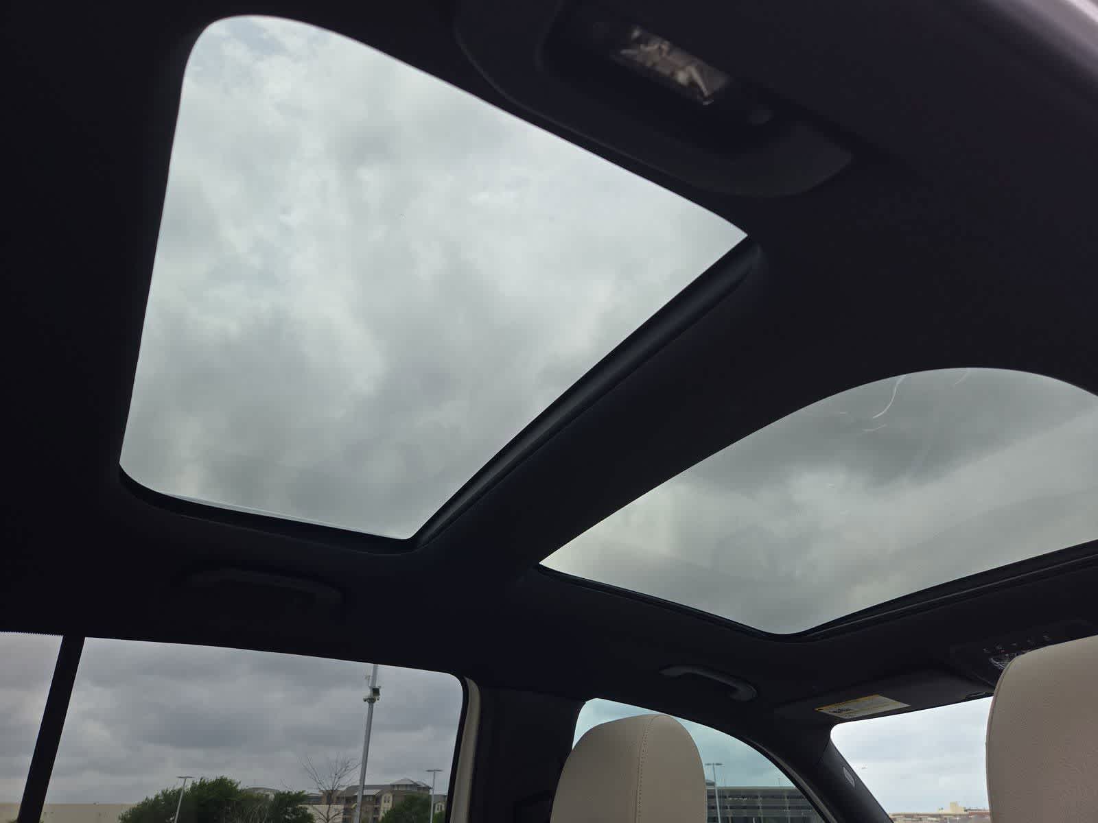 Thumbnail: 2022 Mercedes-Benz GLB - 21