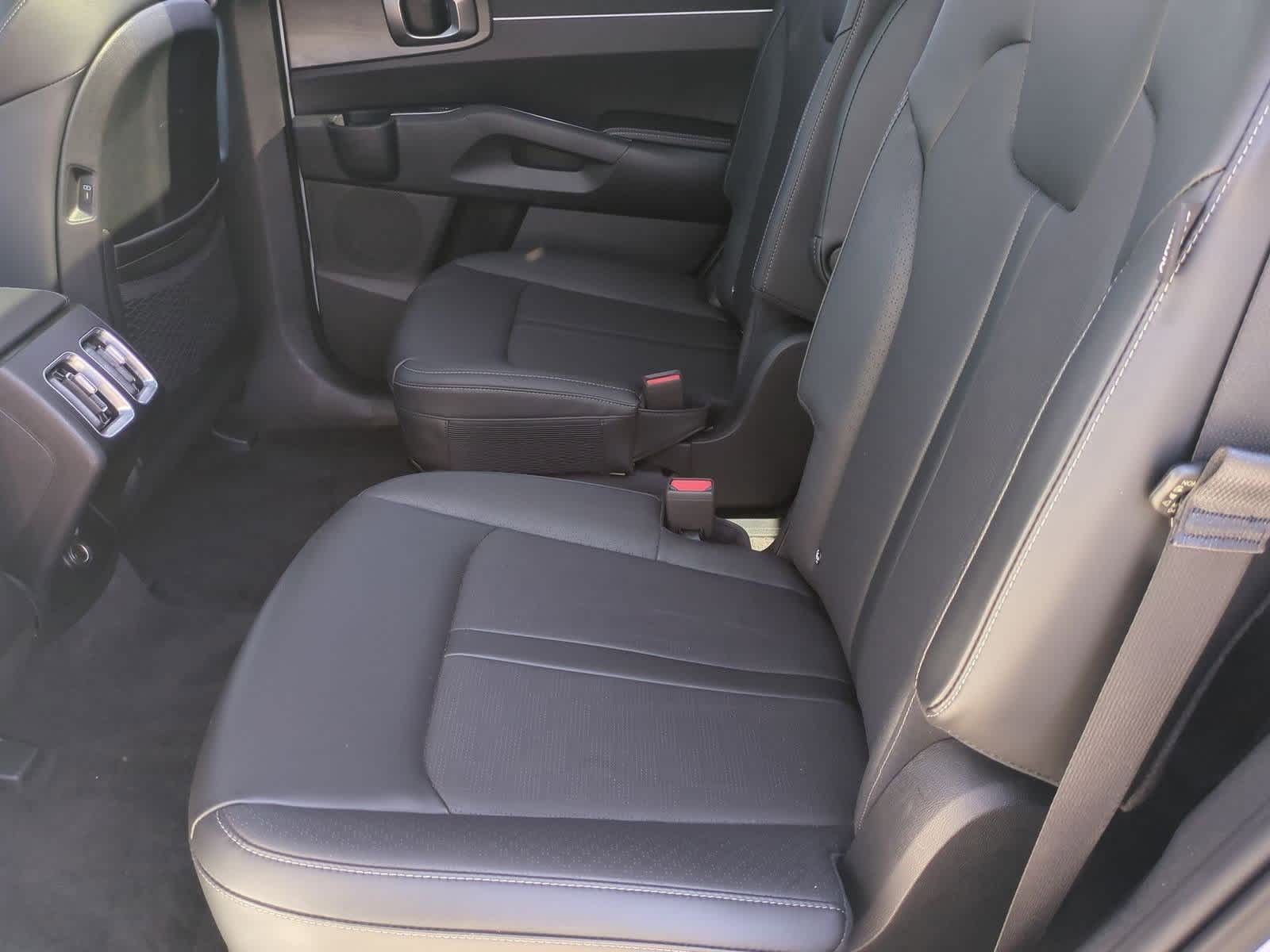 Thumbnail: 2025 Kia Sorento - 19