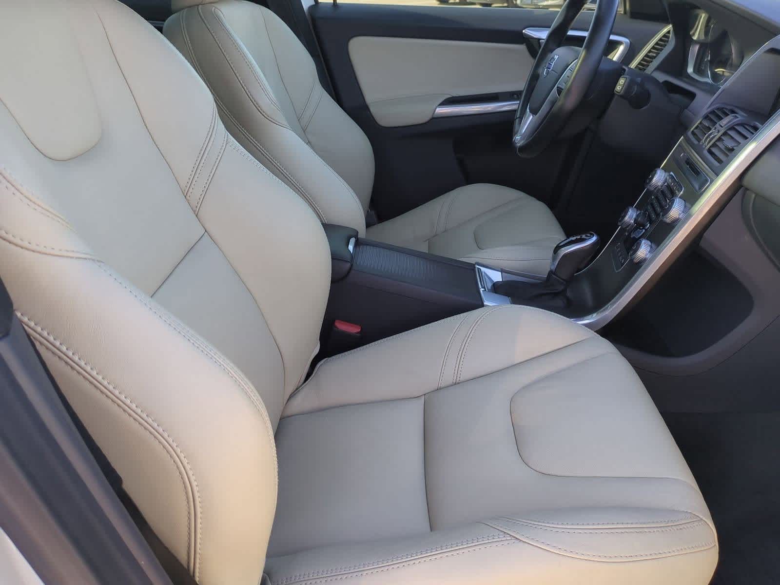 Thumbnail: 2016 Volvo XC60 - 19