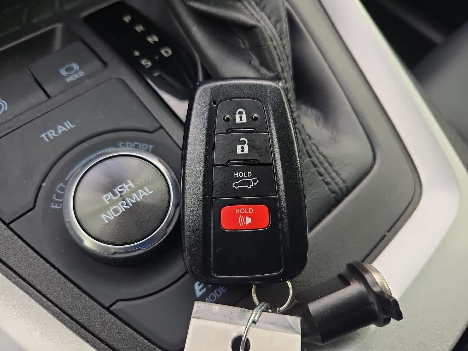 Thumbnail: 2022 Toyota RAV4 - 34