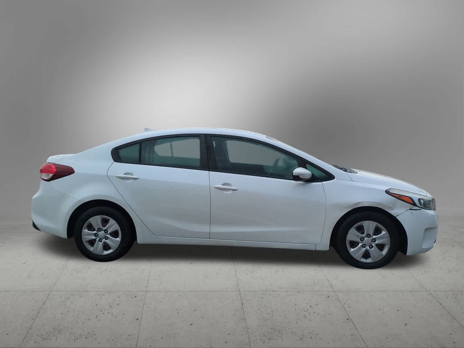 Thumbnail: 2017 Kia Forte - 7