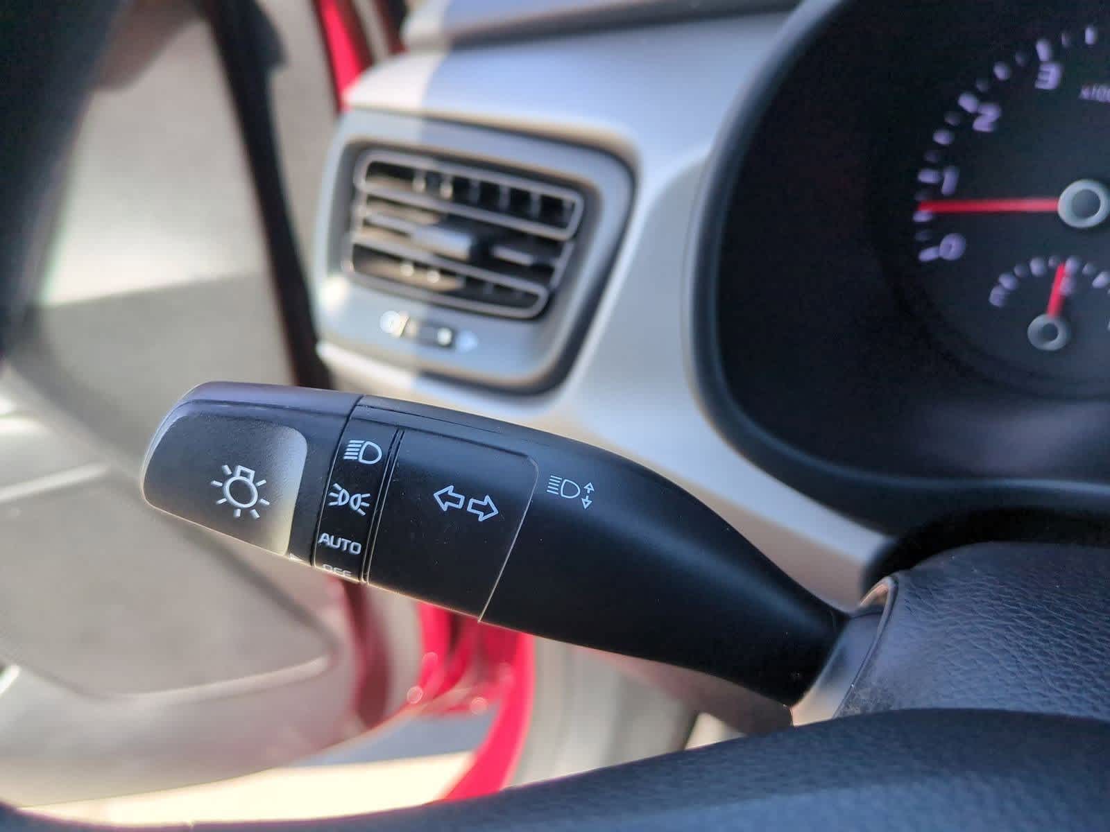 Thumbnail: 2019 Kia Rio - 25