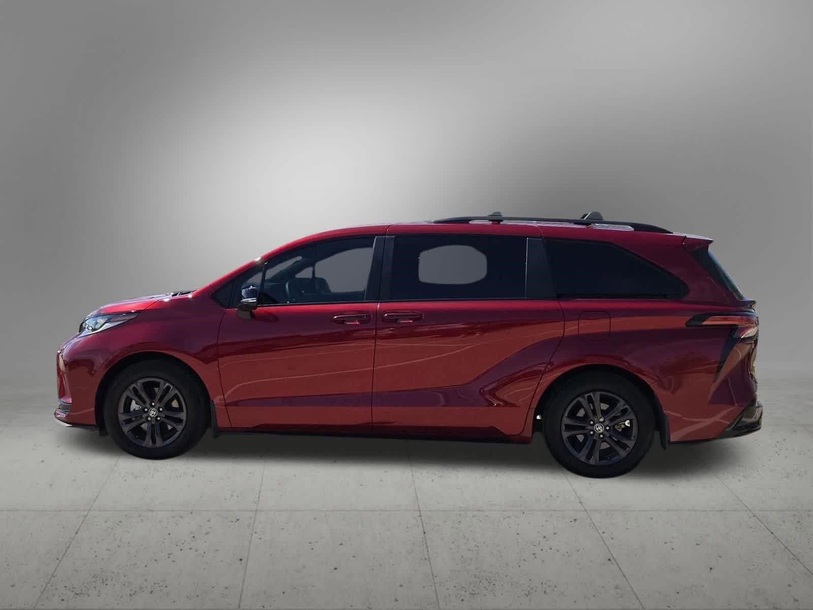 Thumbnail: 2025 Toyota Sienna - 3