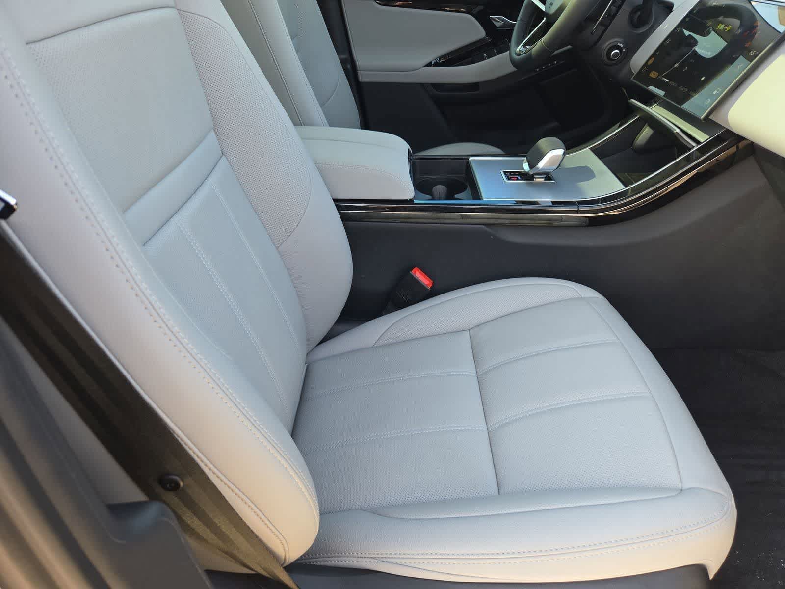 Thumbnail: 2025 Land Rover Range Rover Evoque - 22