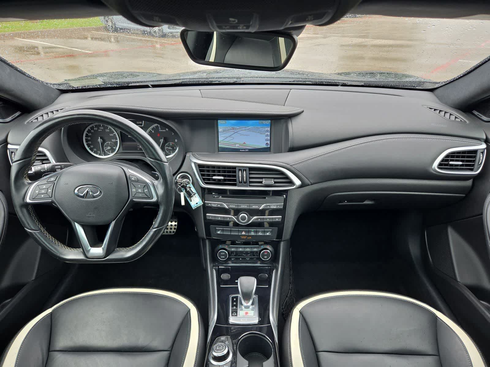 Thumbnail: 2017 INFINITI QX30 - 13