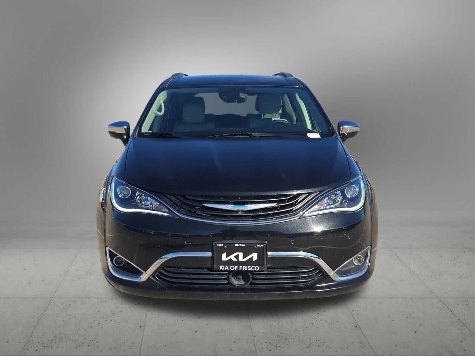 Thumbnail: 2018 Chrysler Pacifica - 9