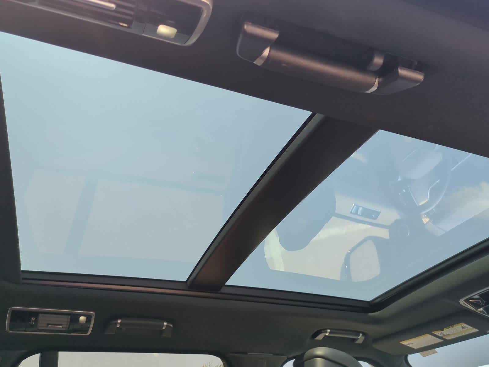 Thumbnail: 2019 Land Rover Range Rover - 21