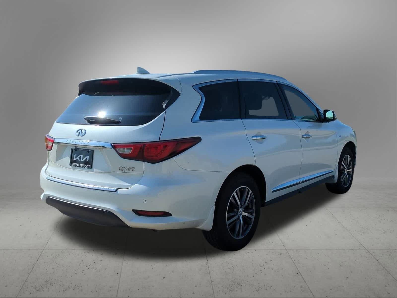 Thumbnail: 2017 INFINITI QX60 - 6