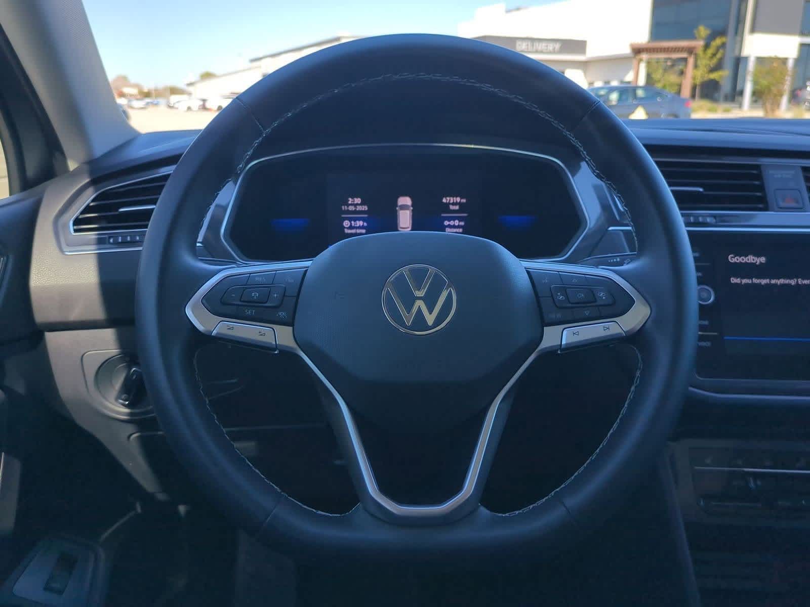 Thumbnail: 2022 Volkswagen Tiguan - 23