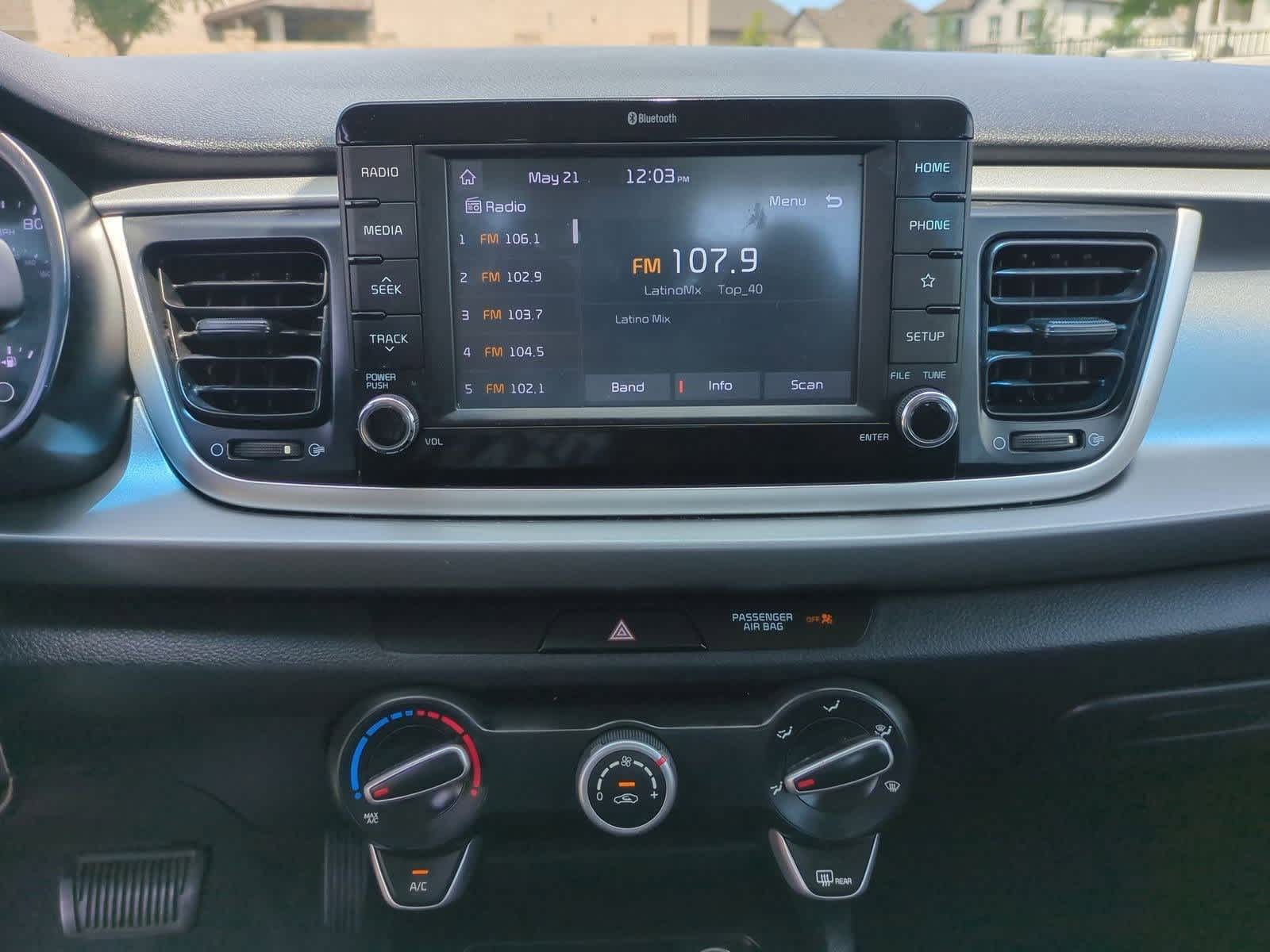 Thumbnail: 2020 Kia Rio - 26
