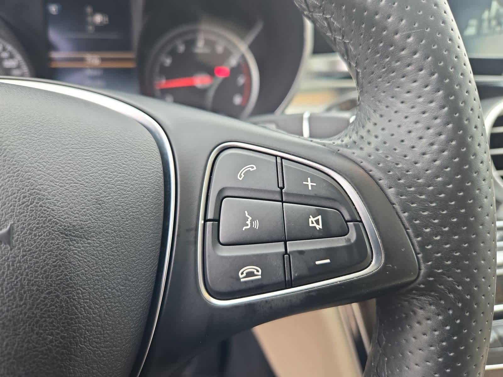 Thumbnail: 2015 Mercedes-Benz C-Class - 25