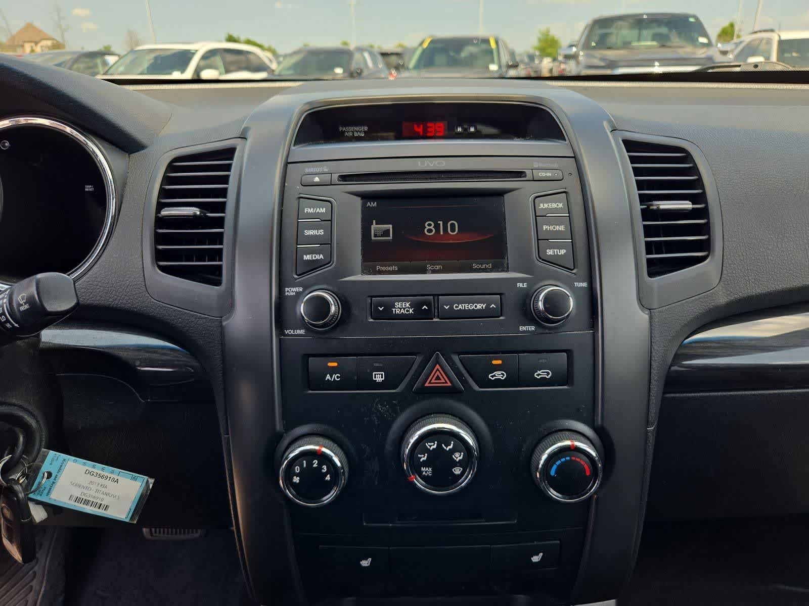 Thumbnail: 2013 Kia Sorento - 25