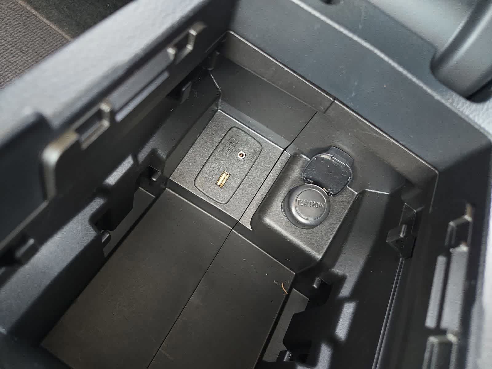 Thumbnail: 2014 Subaru XV Crosstrek - 31