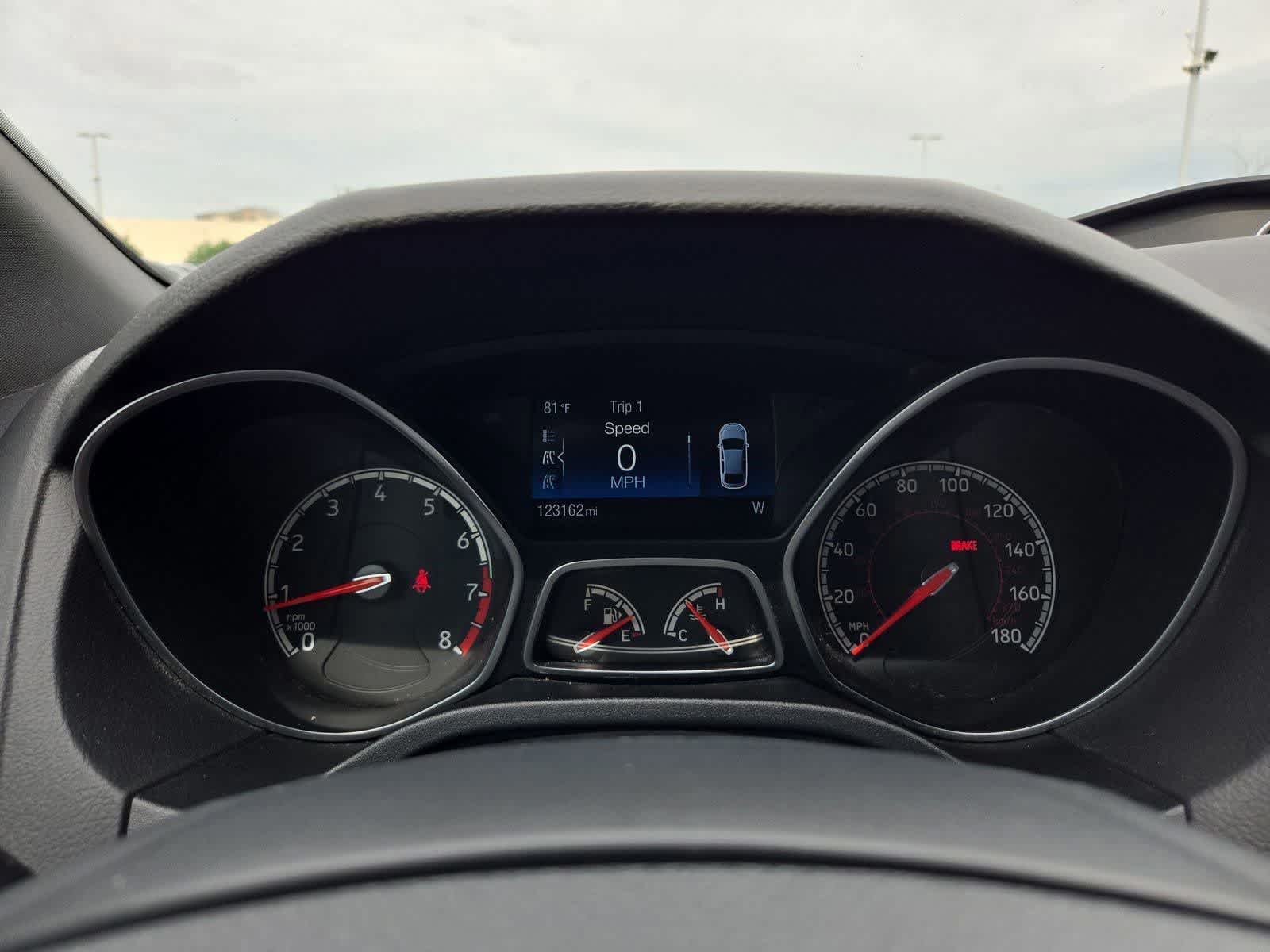 Thumbnail: 2015 Ford Focus - 29