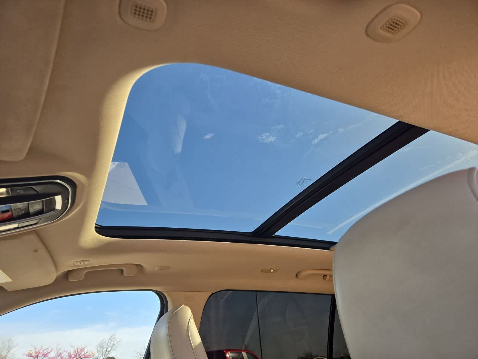 Thumbnail: 2022 Jeep Grand Cherokee - 17