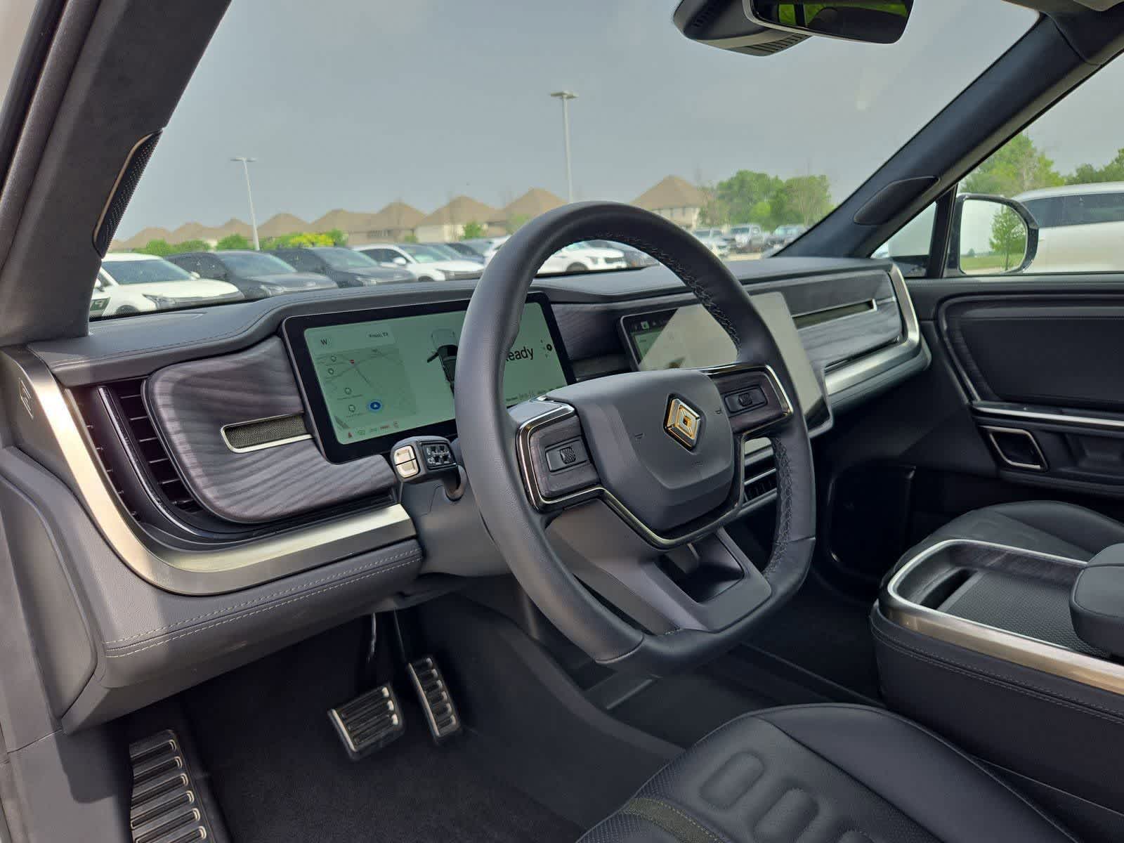 Thumbnail: 2023 Rivian R1S - 2