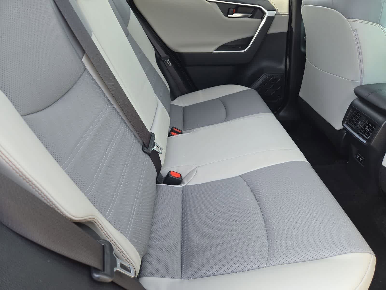 Thumbnail: 2019 Toyota RAV4 - 20