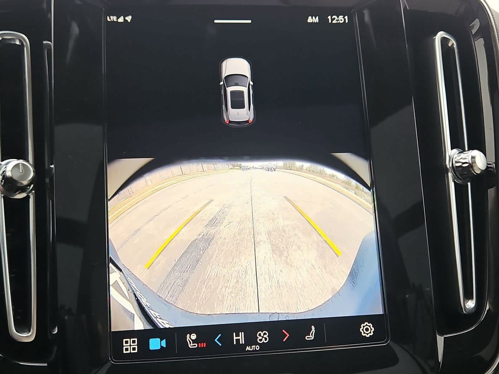 Thumbnail: 2024 Volvo XC40 - 31