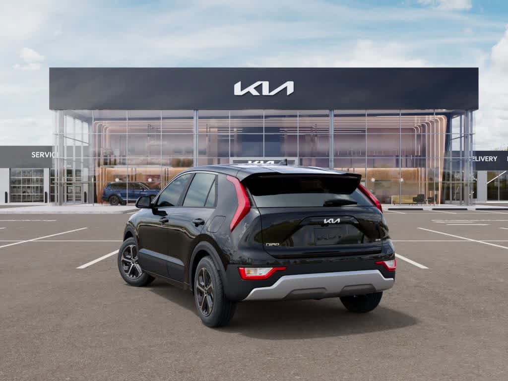 2025 Kia Niro LX photo 4
