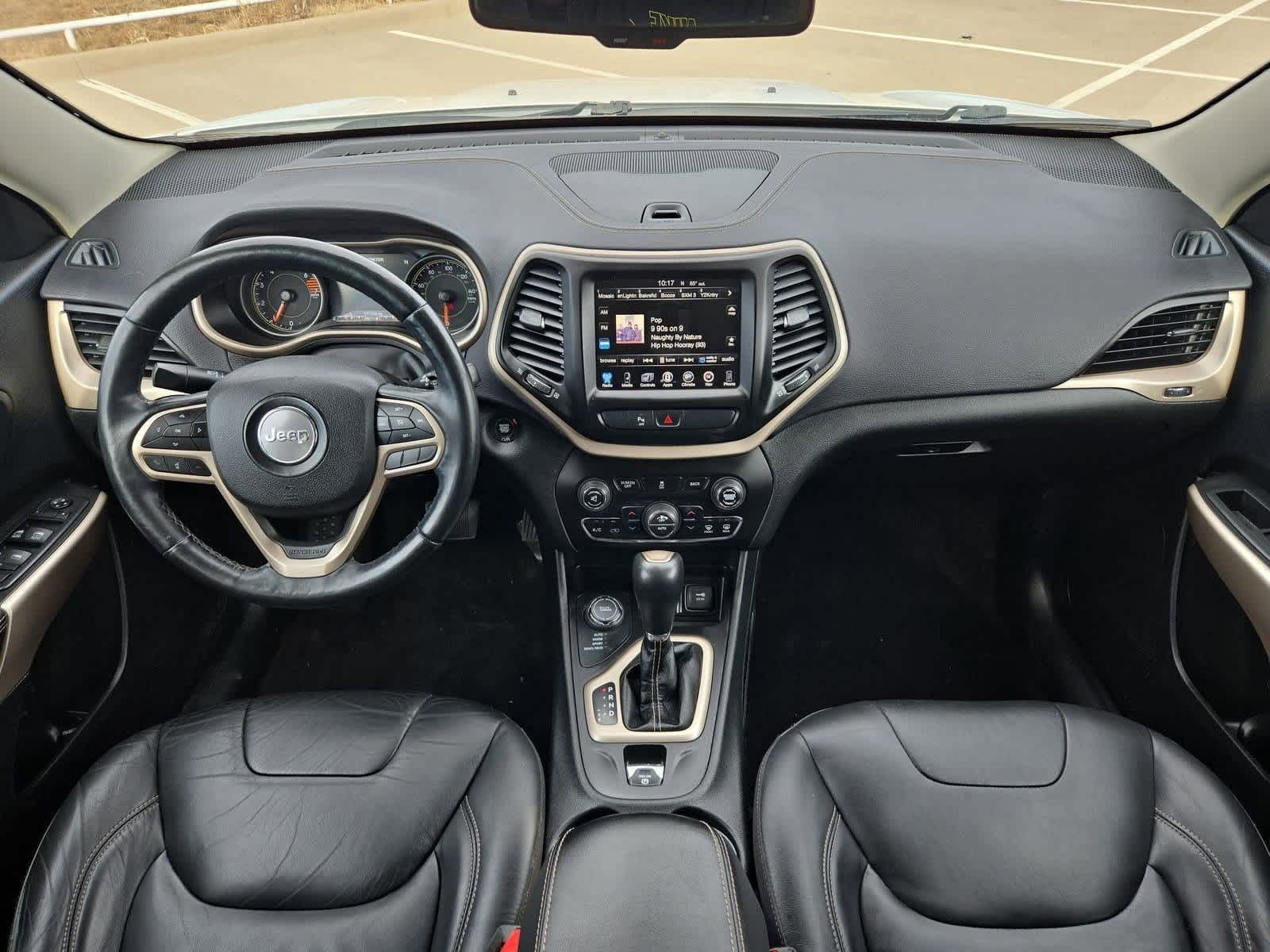 Thumbnail: 2018 Jeep Cherokee - 15