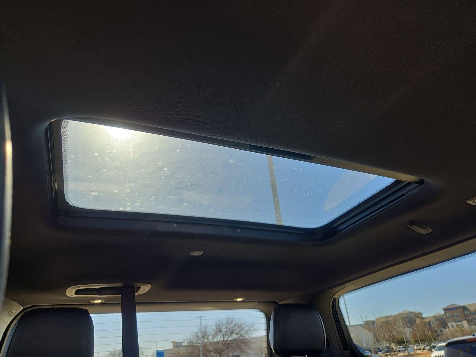 Thumbnail: 2023 Jeep Wagoneer - 39