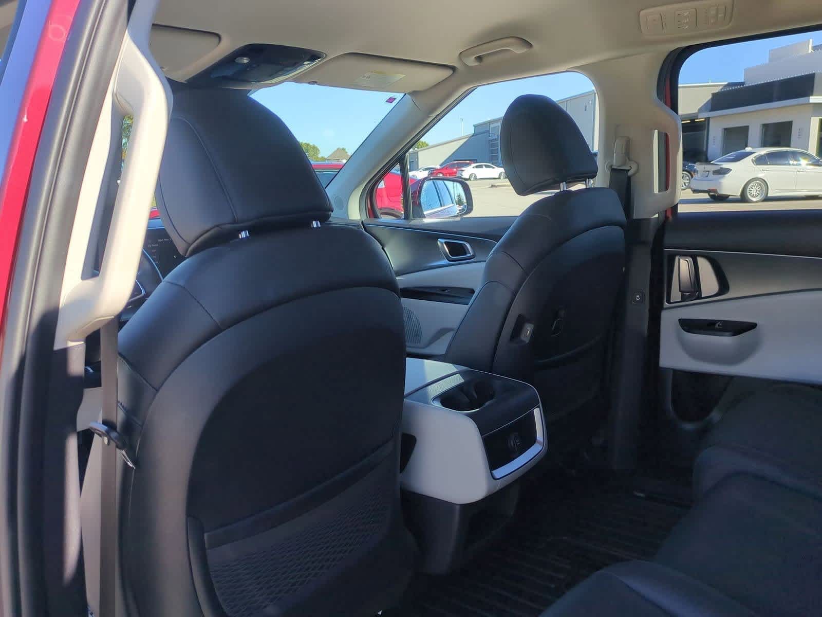 Thumbnail: 2024 Kia Carnival - 17