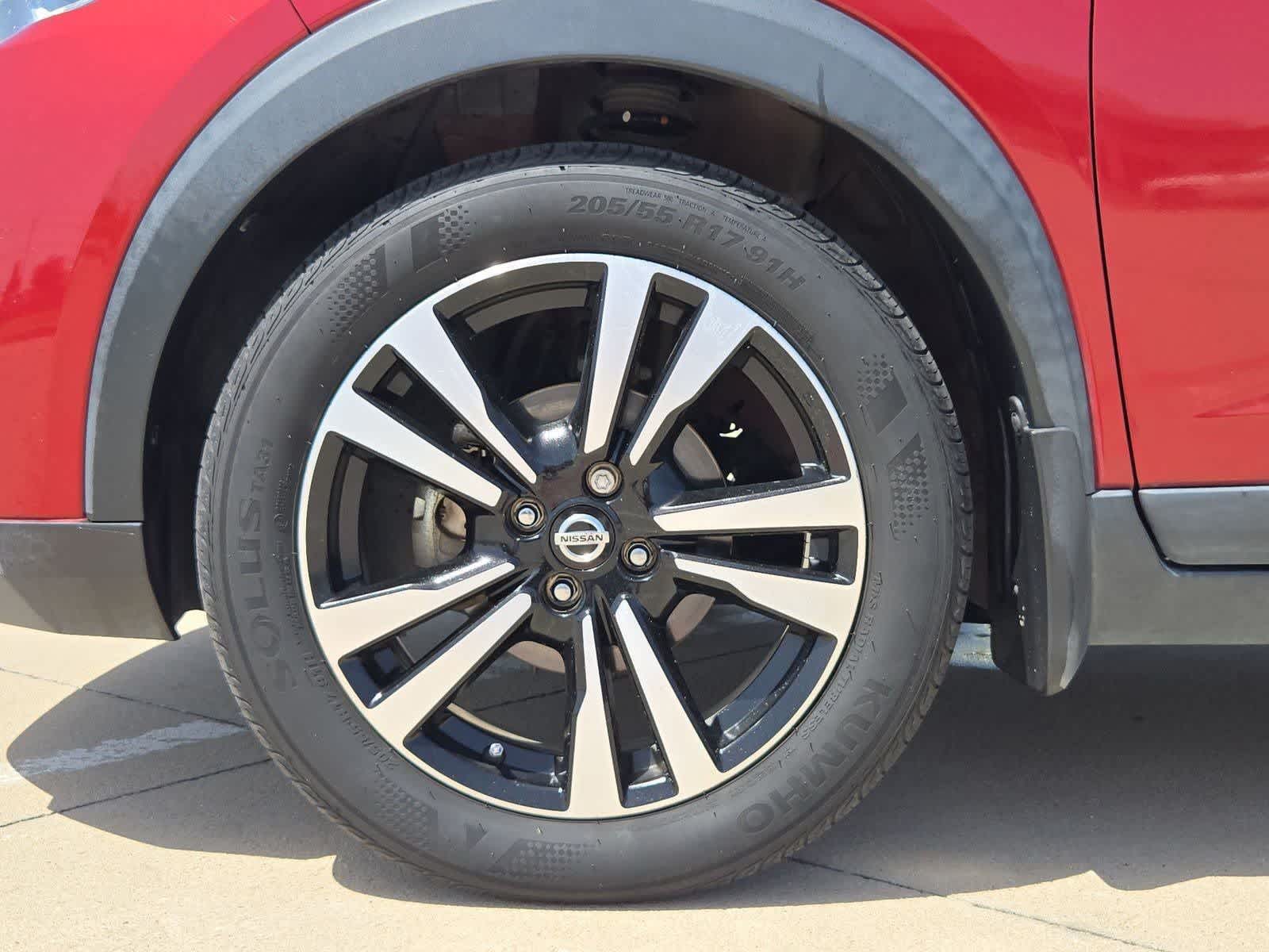 Thumbnail: 2018 Nissan Kicks - 12