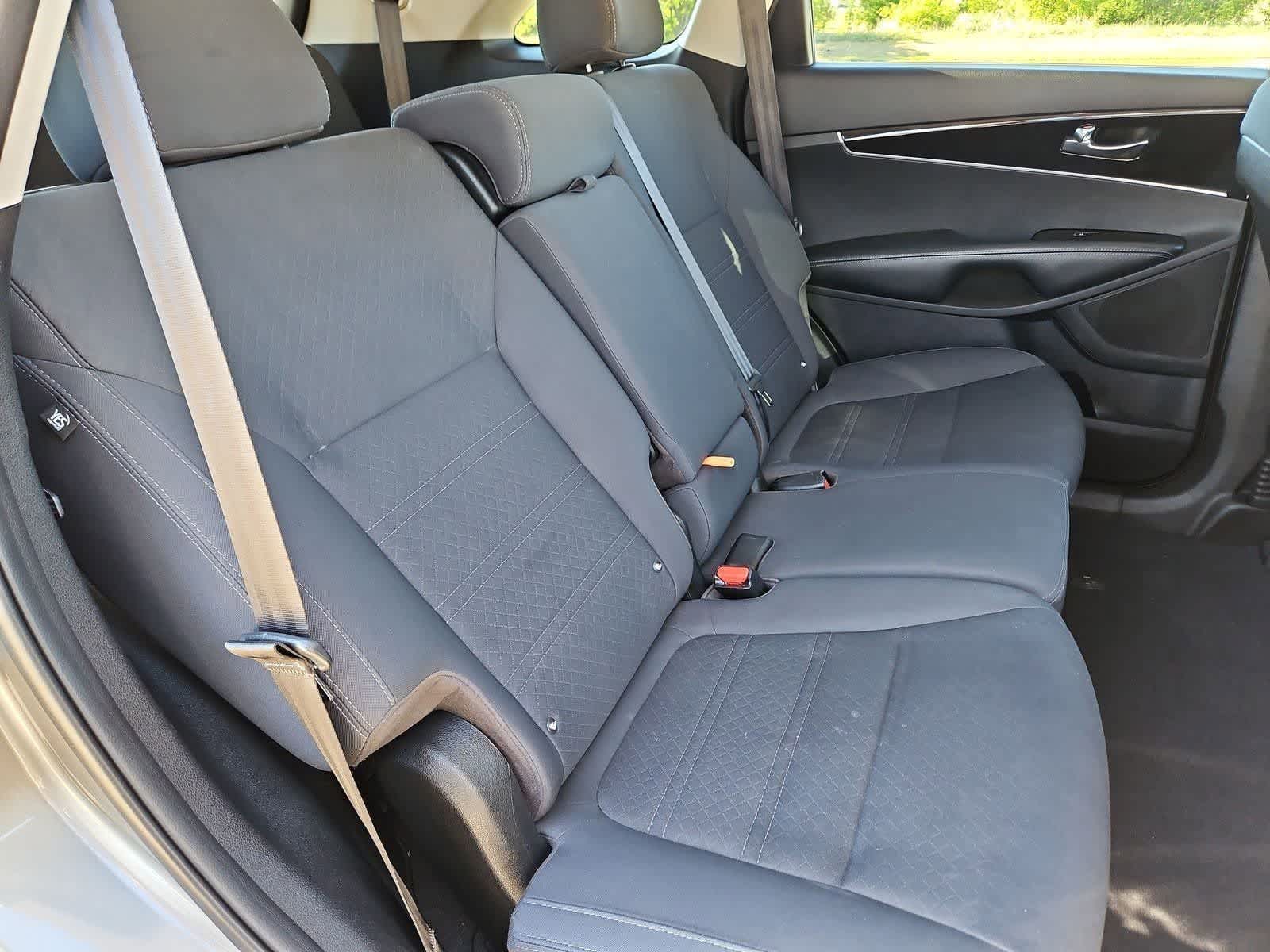 Thumbnail: 2019 Kia Sorento - 18