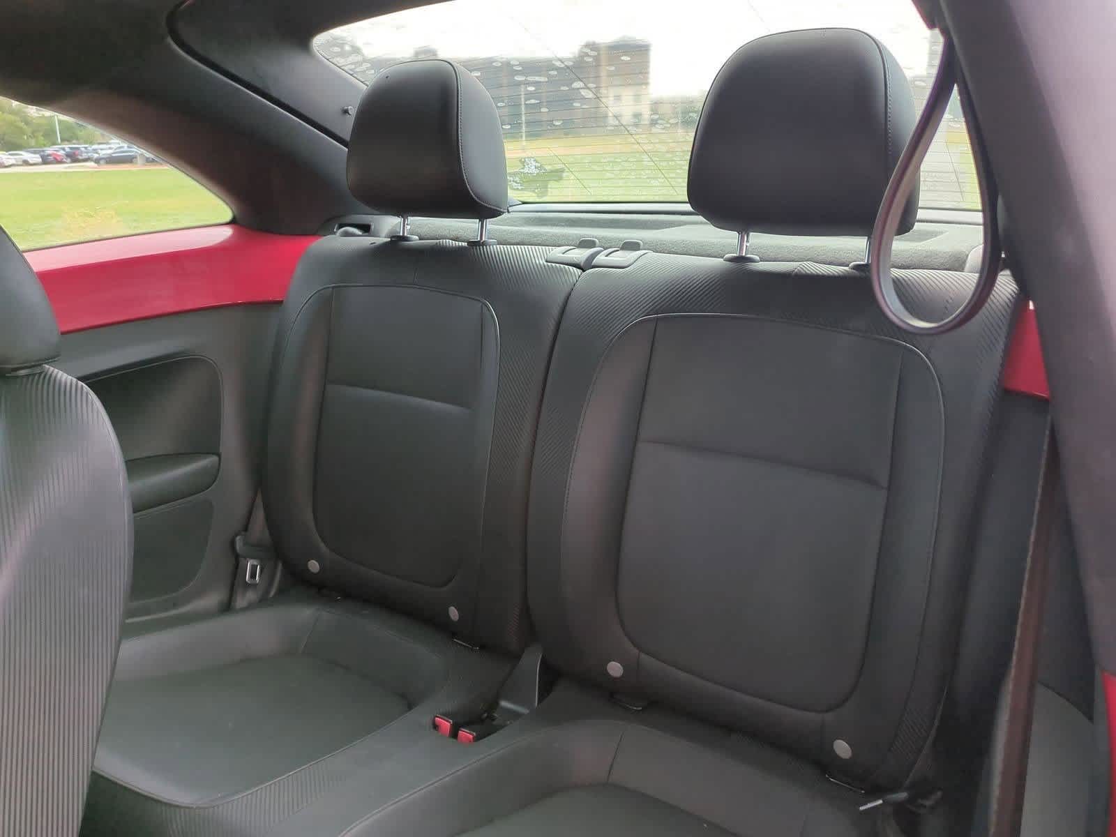 Thumbnail: 2014 Volkswagen Beetle - 16