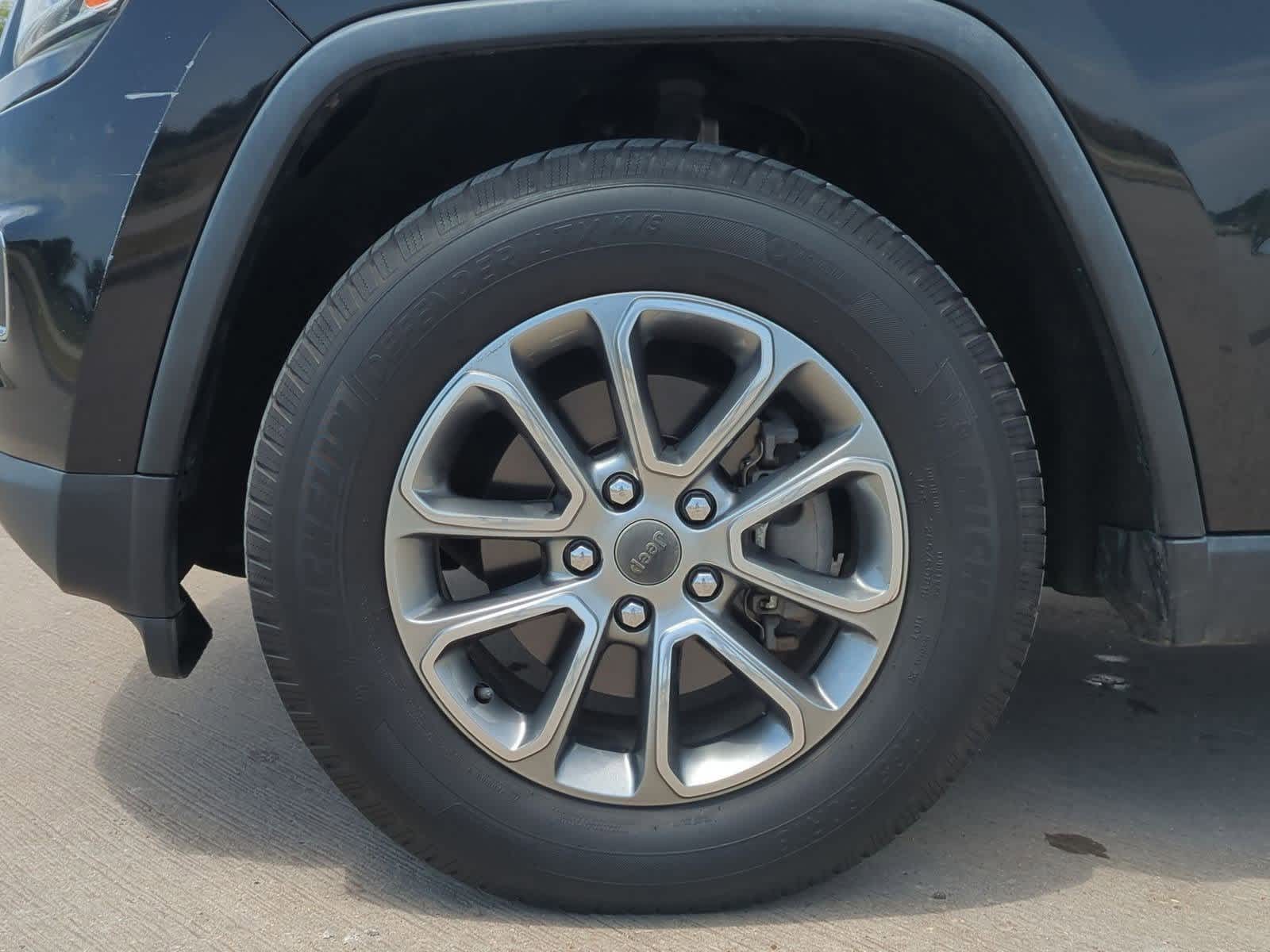 Thumbnail: 2015 Jeep Grand Cherokee - 13