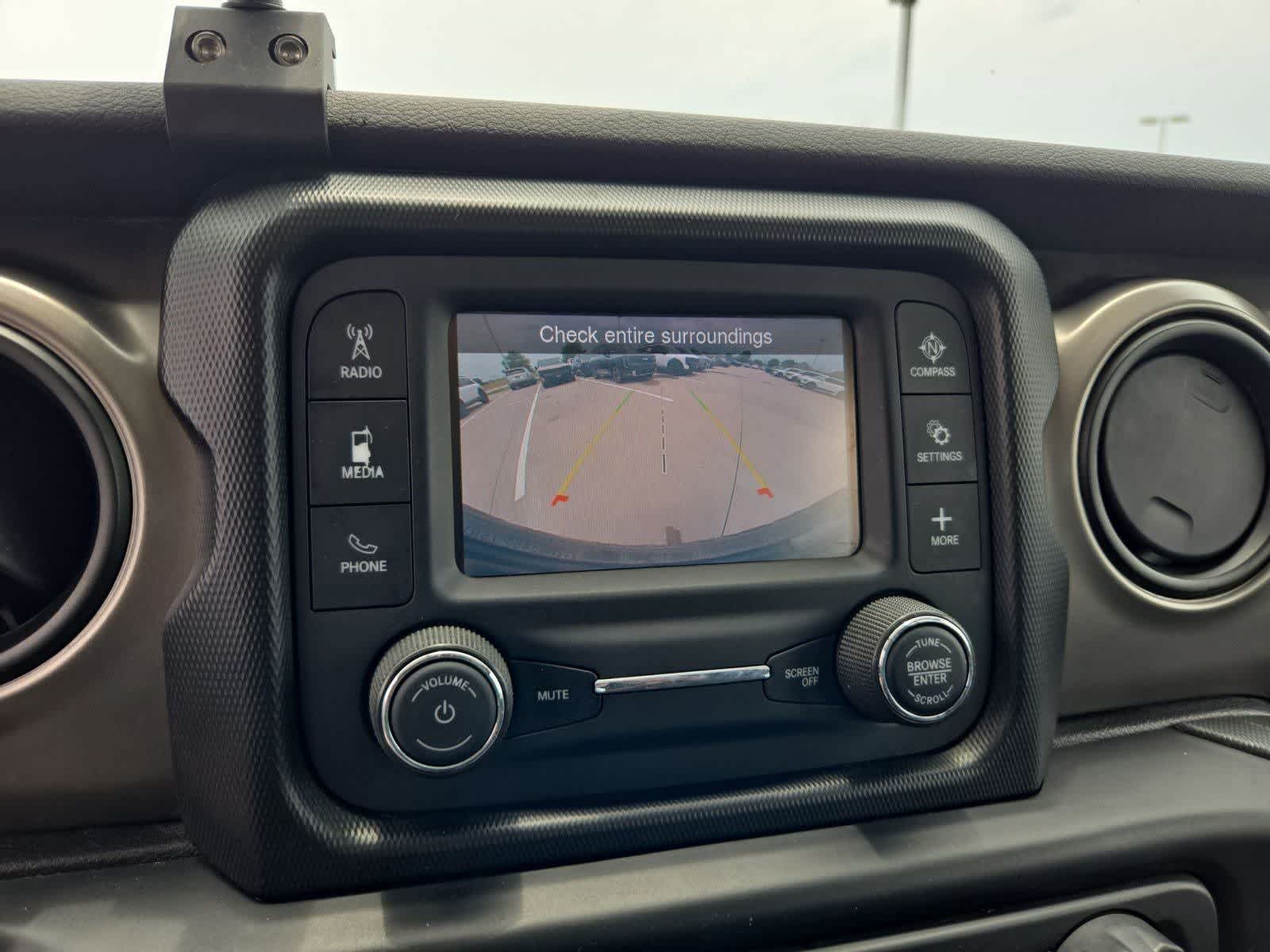 Thumbnail: 2020 Jeep Wrangler - 24