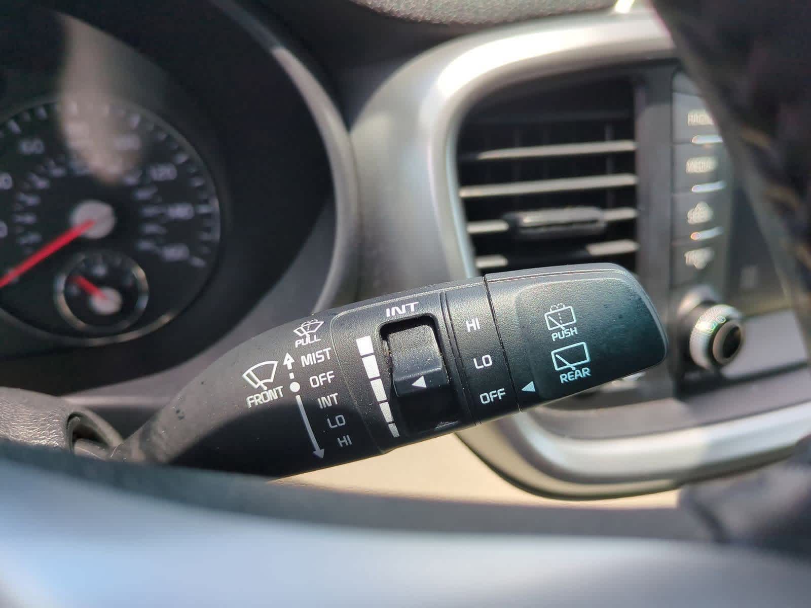 2020 Kia Sorento LX 24