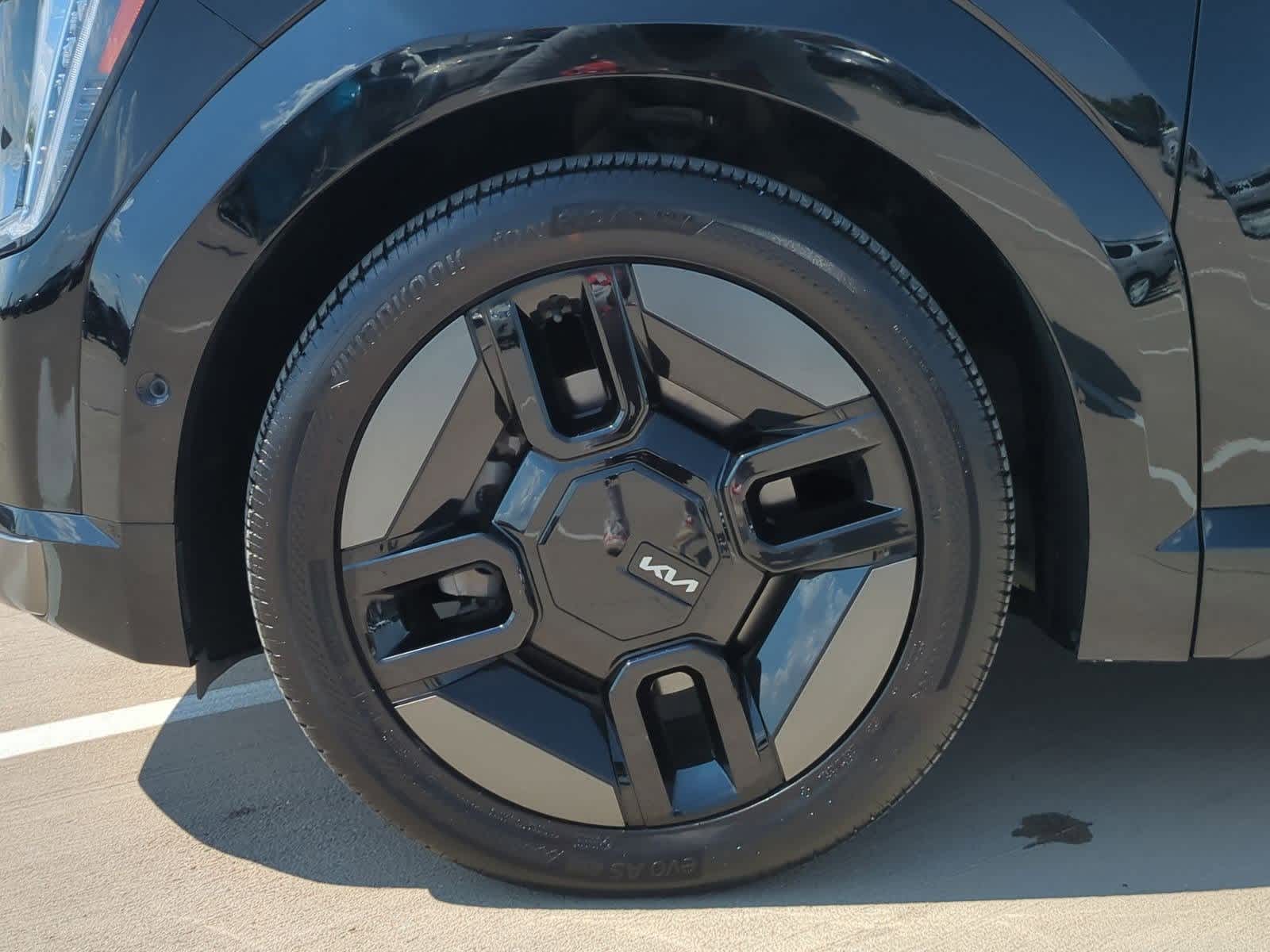 Thumbnail: 2024 Kia EV9 - 12