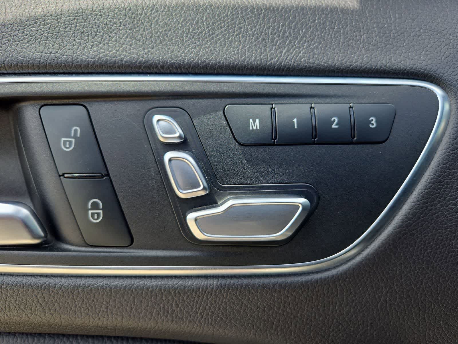 Thumbnail: 2019 Mercedes-Benz GLA - 16