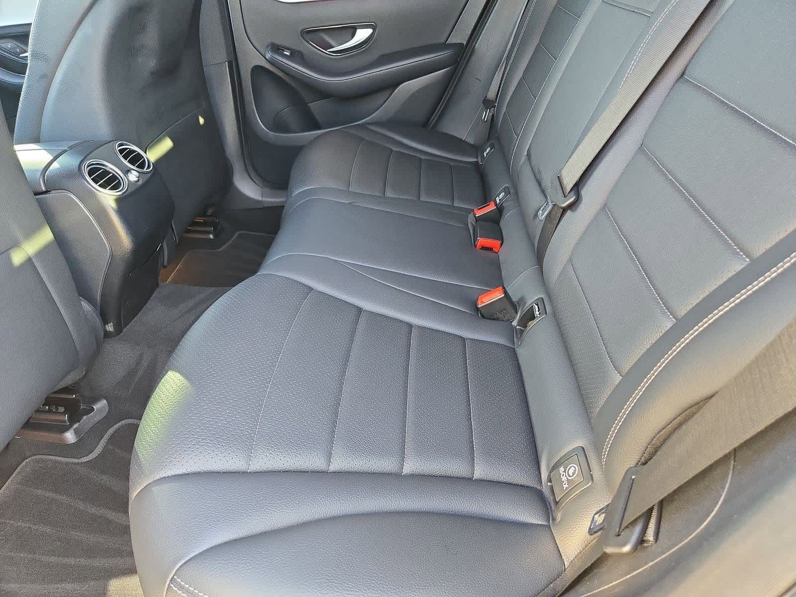 Thumbnail: 2022 Mercedes-Benz GLC - 18