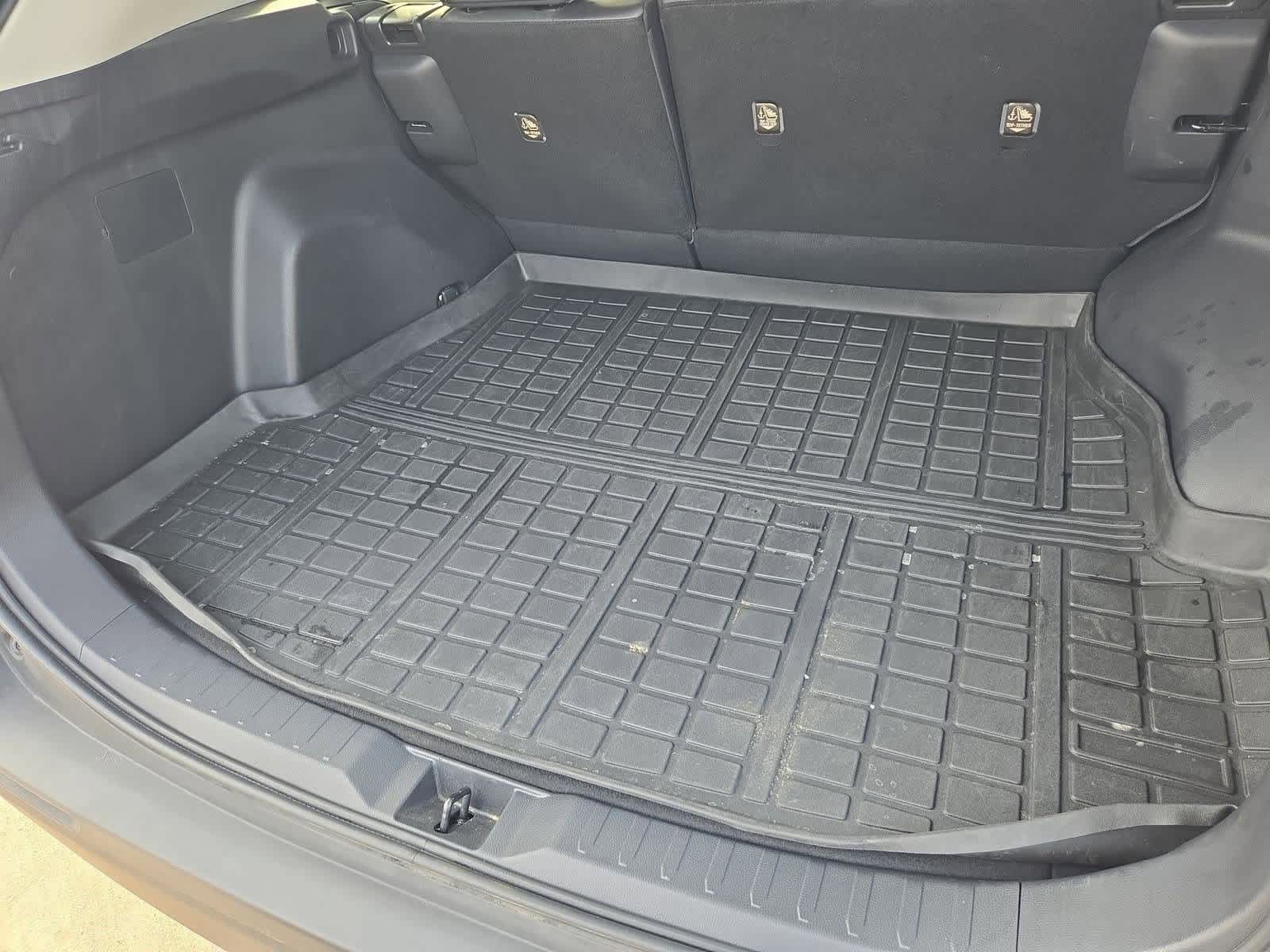 Thumbnail: 2021 Toyota RAV4 - 33